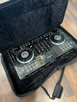 Numark NS7II 4 Channel Motorized Digital DJ Controller & Soft Case