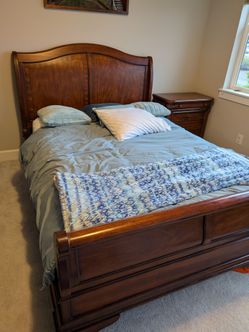 Wood bedroom set