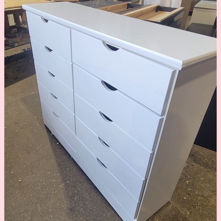 10 Drawer Dresser