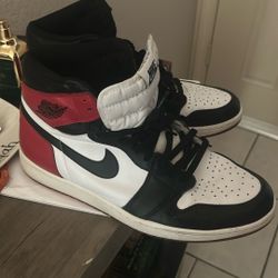 Jordan 1 Retro High OG Black Toe 2016