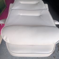 "Must Sell"Pearl  White Massage Table