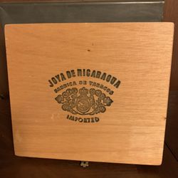 Vintage Joya Cigar Box