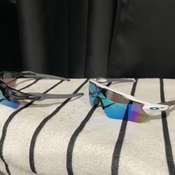 Oakleys Sunglasses