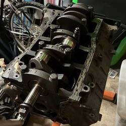 Ford 351W engine - Part Out 