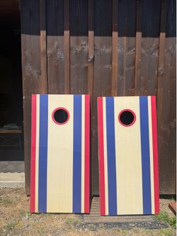 Corn hole set - brand new - bags included