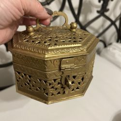 Vintage Cricket Box :Trinket Box 