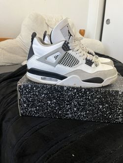 Jordan 4 Miltary Blacks