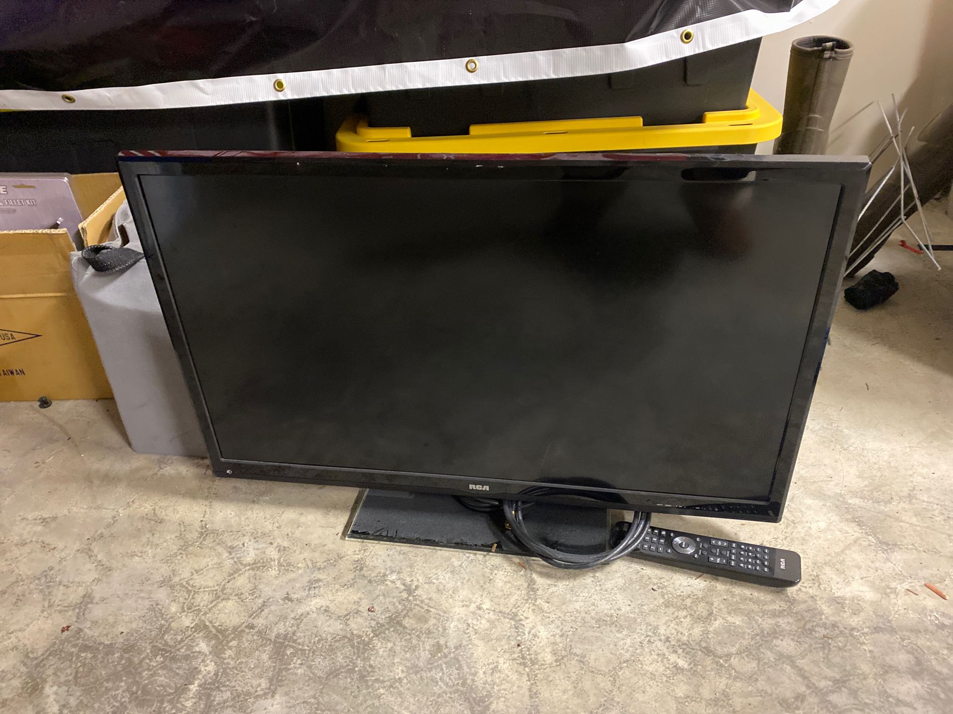 34 inch tv with remote