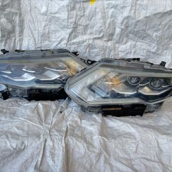 2017 UP 2020 NISSAN ROUGE HEADLIGHT SET