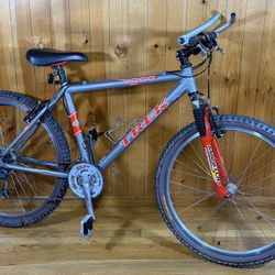 Trek 6000 18” Mountain Bike - Ready to Ride