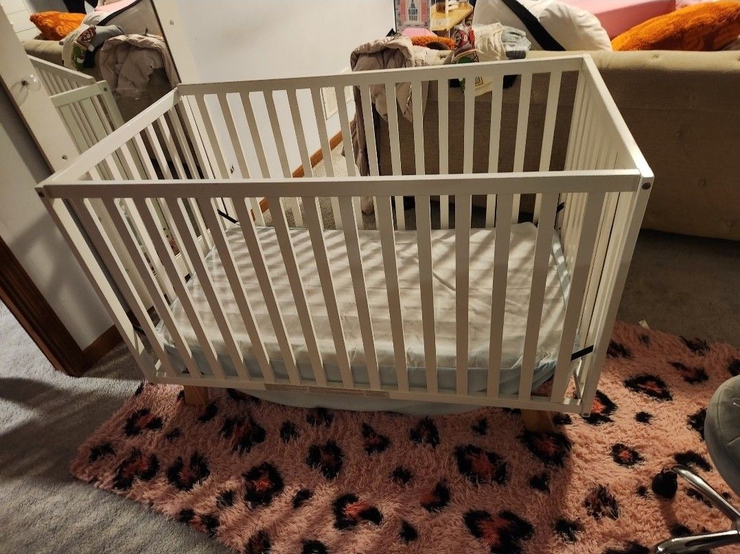 Baby Adjustable Crib