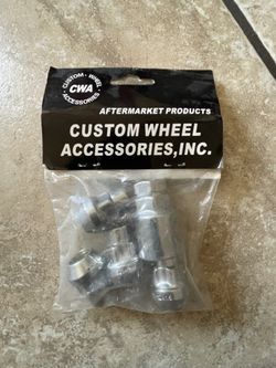 Custom Wheel Accessories