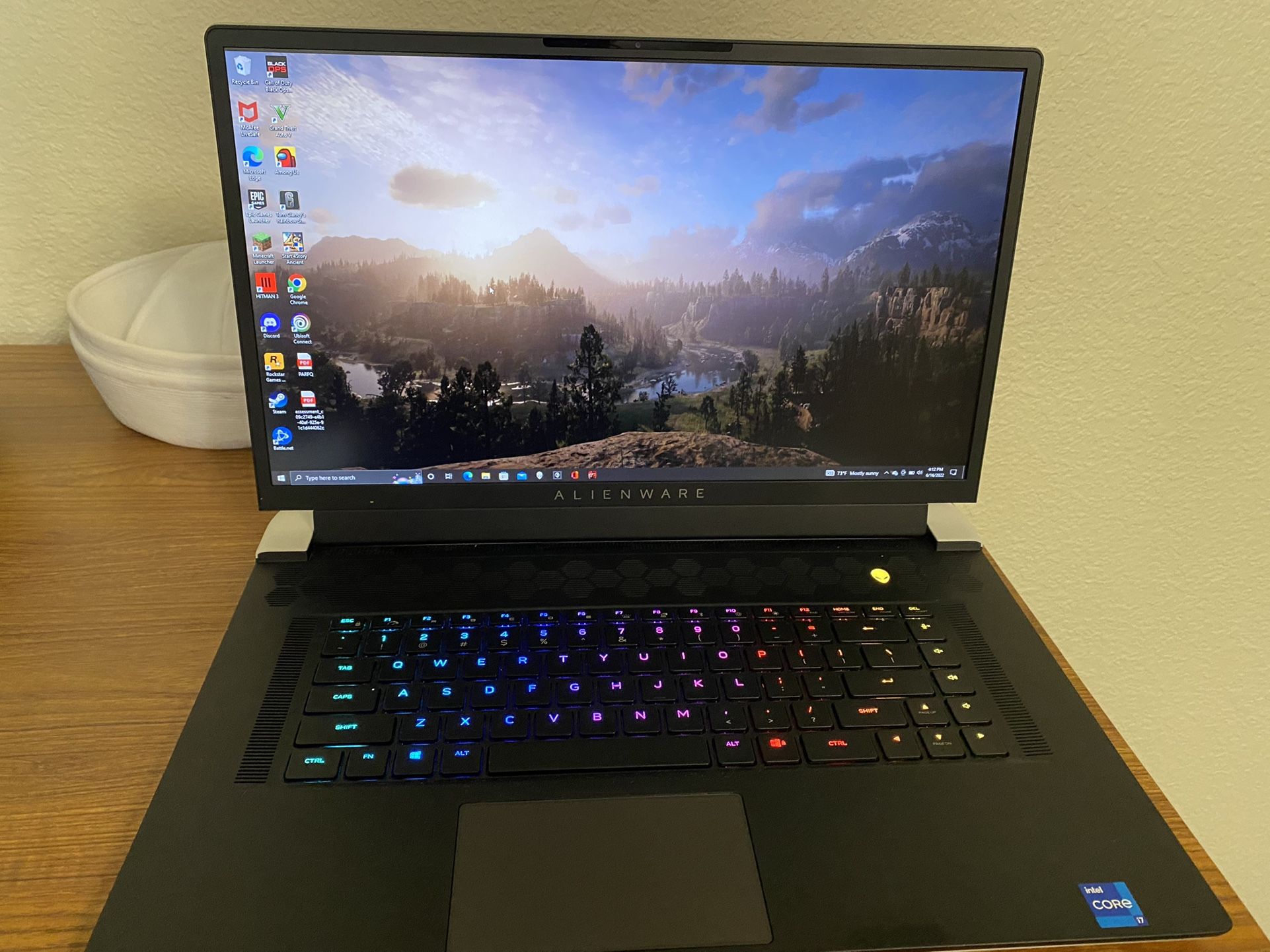 Dell alienware x17 r1 RTX 3070 With Accessories