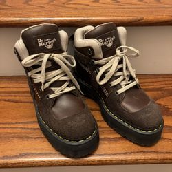 Women’s New Dr.Martens Size 9 Boots 