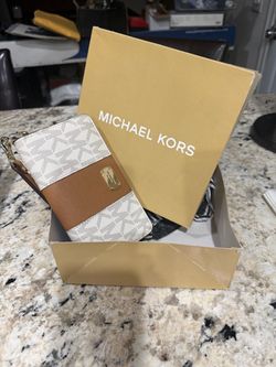 Michael Kors Wristlet Wallet