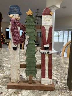 Wooden Christmas Decor - 7 x 