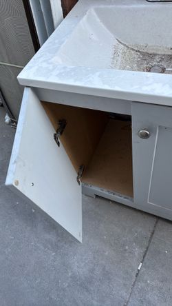 Bathroom vanity