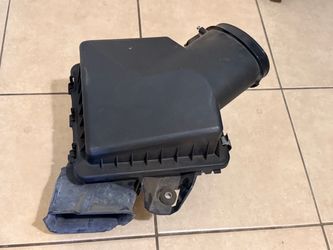2007 - 2009 FORD MUSTANG SHELBY GT500 OEM AIR CLEANER BOX 7R3V-9661-AB