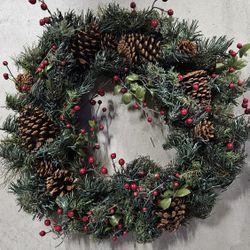 18" Pinecone & Berry Wreath
