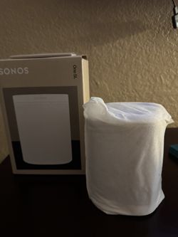 Sonos One SL speaker