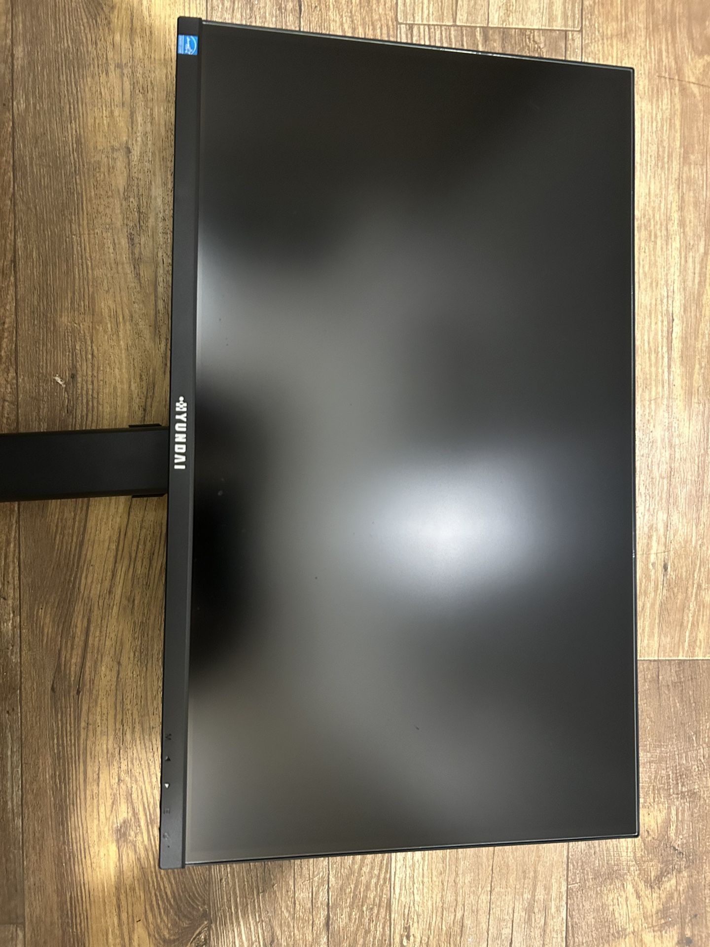 Hyundai 24” Gaming Monitor Computer PC LED