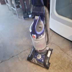 Like New Hoover  vacuum cleaner