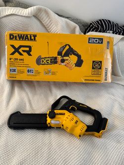 DEWALT 20V MAX XR 8ā Brushless Cordless Pruning Chainsaw TOOL ONLY