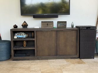 •	Large Wood Credenza / TV Console w/ Shelves + Cabinets