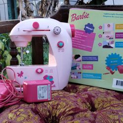 Vintage Barbie lightweight/ Portable Sewing Machine for Kids