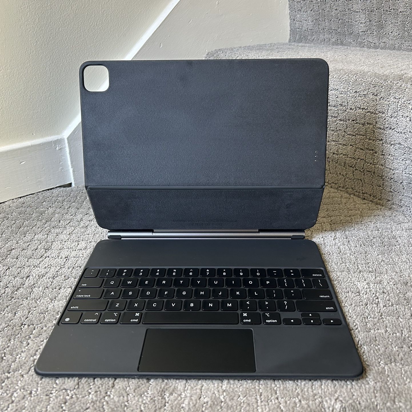 Magnetic iPad Keyboard & Case