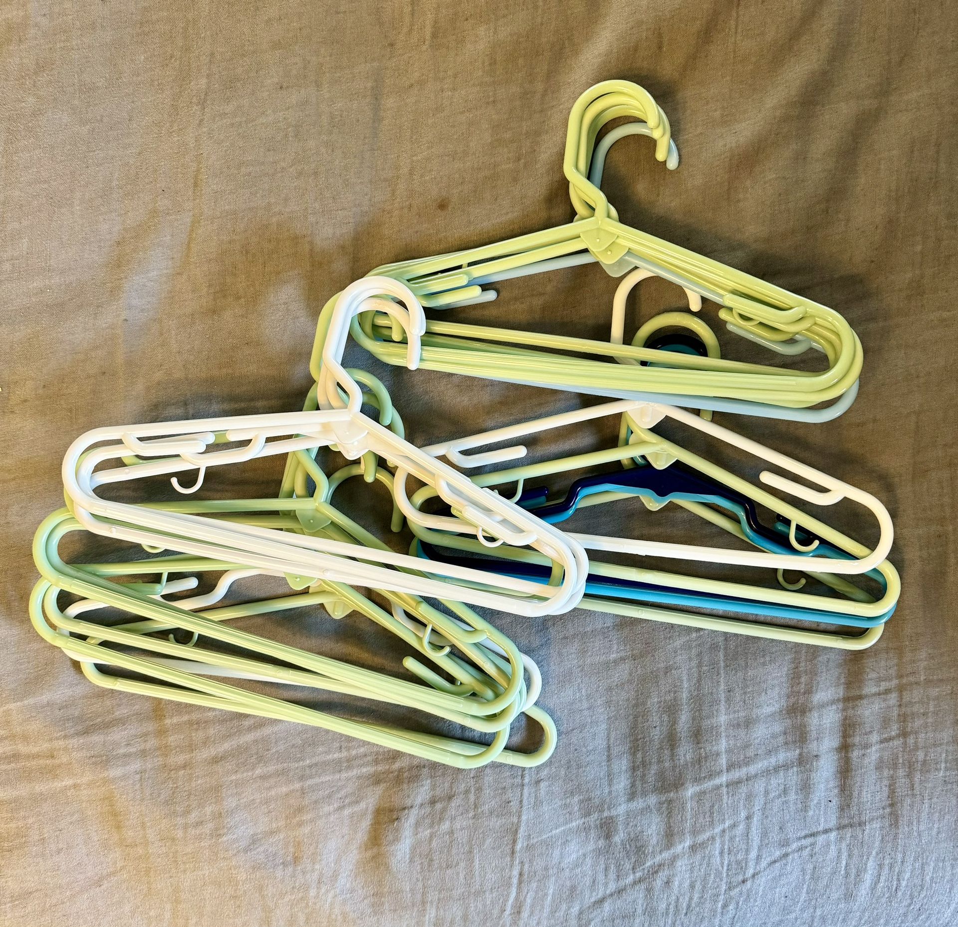 20 Children’s Hangers