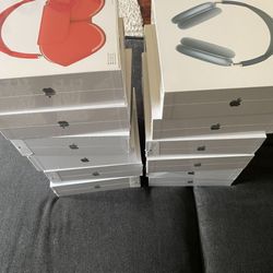 Airports Max *replicas*