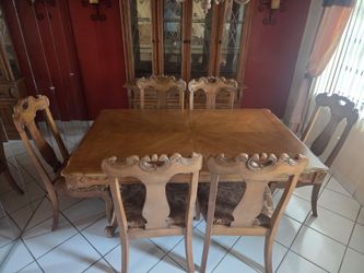 Dinning room table