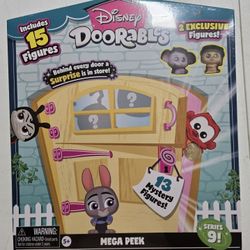 Disney Series 9 MEGA Peek Playset (15 Figures! Including 2 Exclusive!)