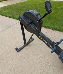 CONCEPT 2 ROWING MACHINE
