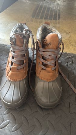 Youth Magellan weather shoes