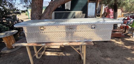 Truck toolbox no key
