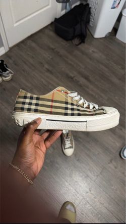 Burberry low tops