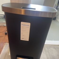 Trash Can 13 Gallon