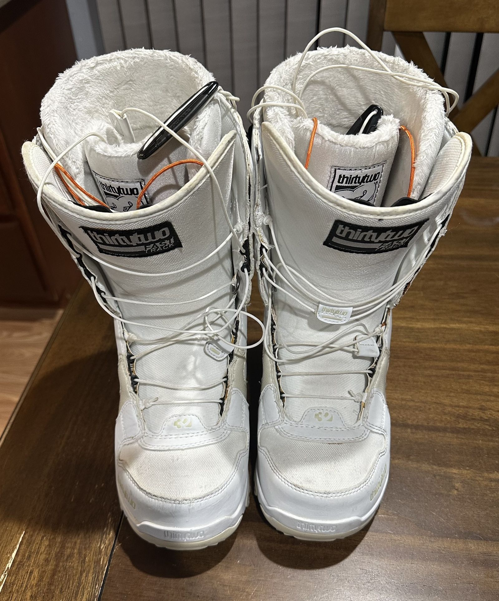 Thirtytwo Women’s Snowboarding Boots Size 9