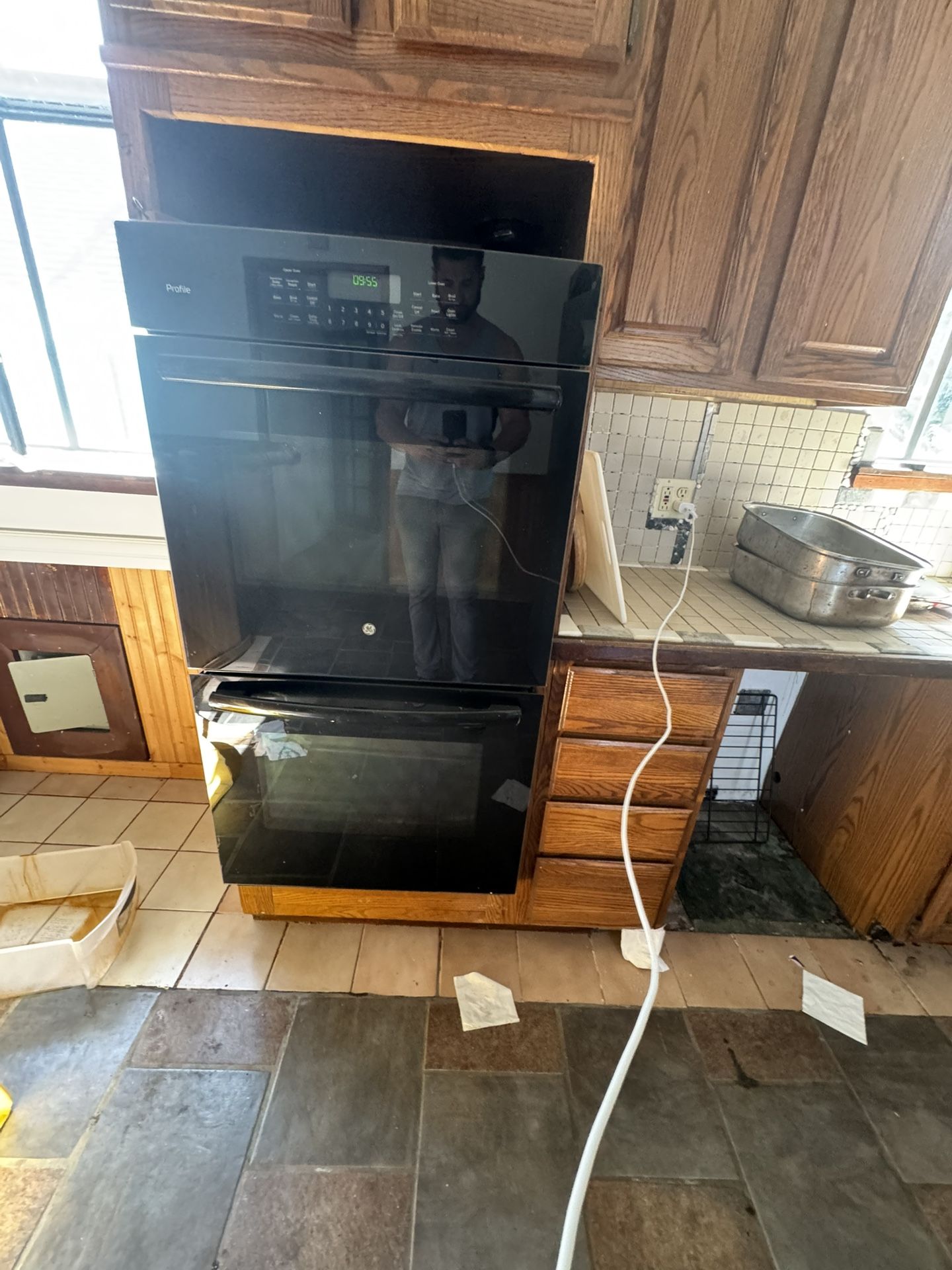 GE Profileâ„¢ 30" Double Wall Oven with Convection Upper Oven and Thermal Lower Oven