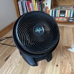 Vornado 630 Mid-size Whole Room Air Circulator Fan / 3 Speeds /