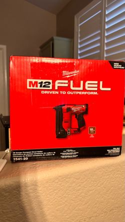 Milwaukee M12 FUEL 18 Gauge Brad Nailer