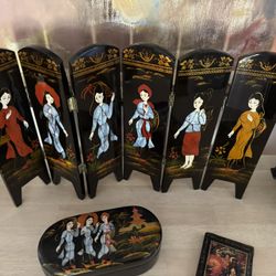 Vintage Table Top Asian 6 Panel Folding Screen Black Lacquer Pearl Abalone japan