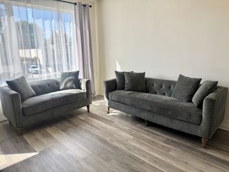 Modern  tufted sofa for sale
