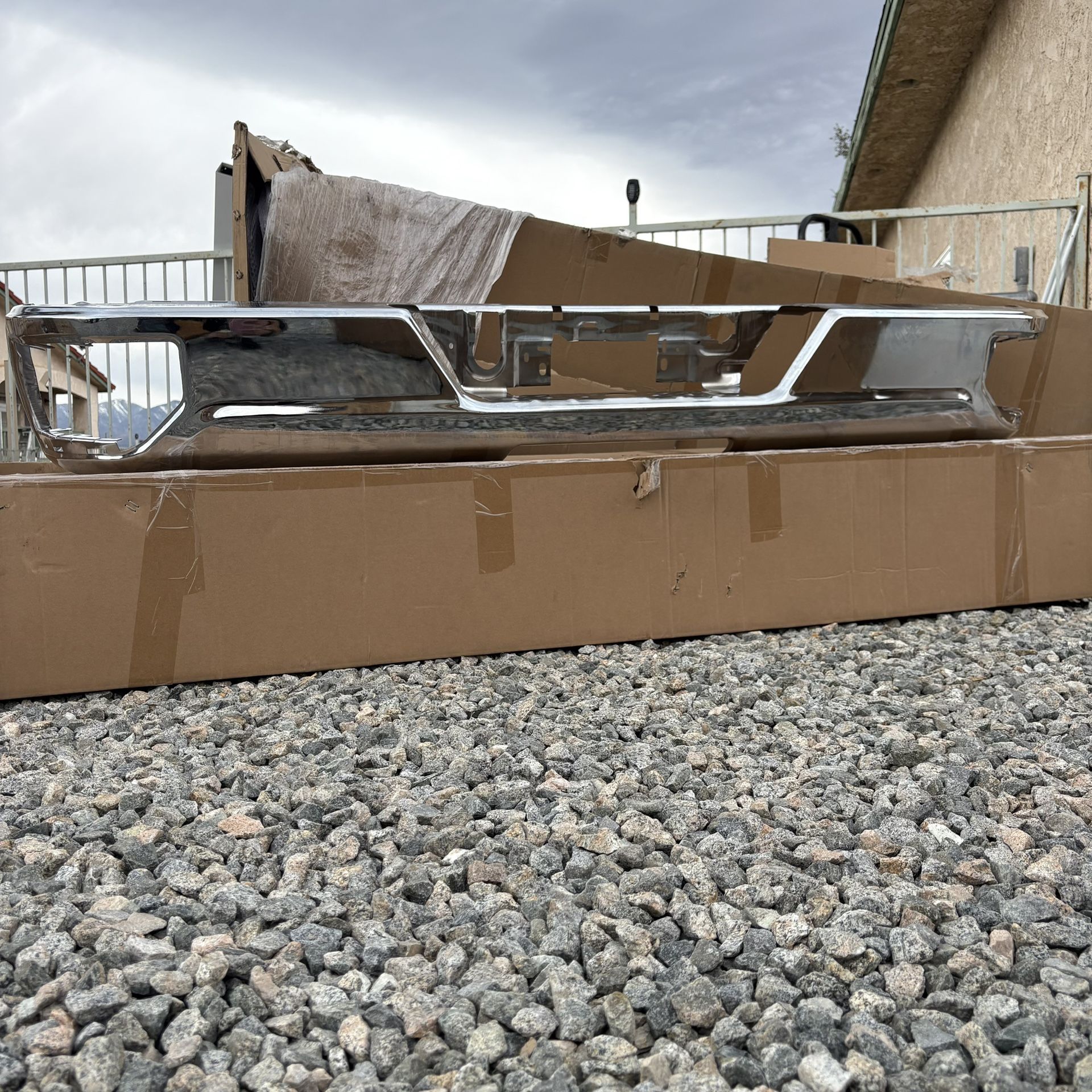 Chrome, Steel Rear Step Bumper Face Bar Compatible with 2019– 2025 Chevy Silverado GMC Sierra 1500 / 2500 / 3500 / 19-25, GM1102570 Designed for Chev