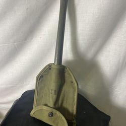Vintage 1944 US WW2 ARMY FIELD ENTRENCHING FOLDING SHOVEL WITH COVER