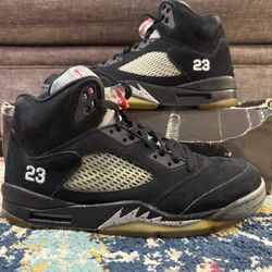 Nike Air Jordan 5 Retro “Black Metallic” 2011