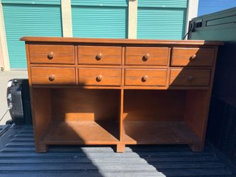 Family room Cabinet