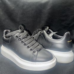 Alexander McQueen Oversized Sneakers – Black Leather – Authentic – Size 7